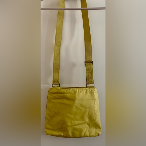 Kenneth Cole Reaction: Purse - Picture 5 of 11